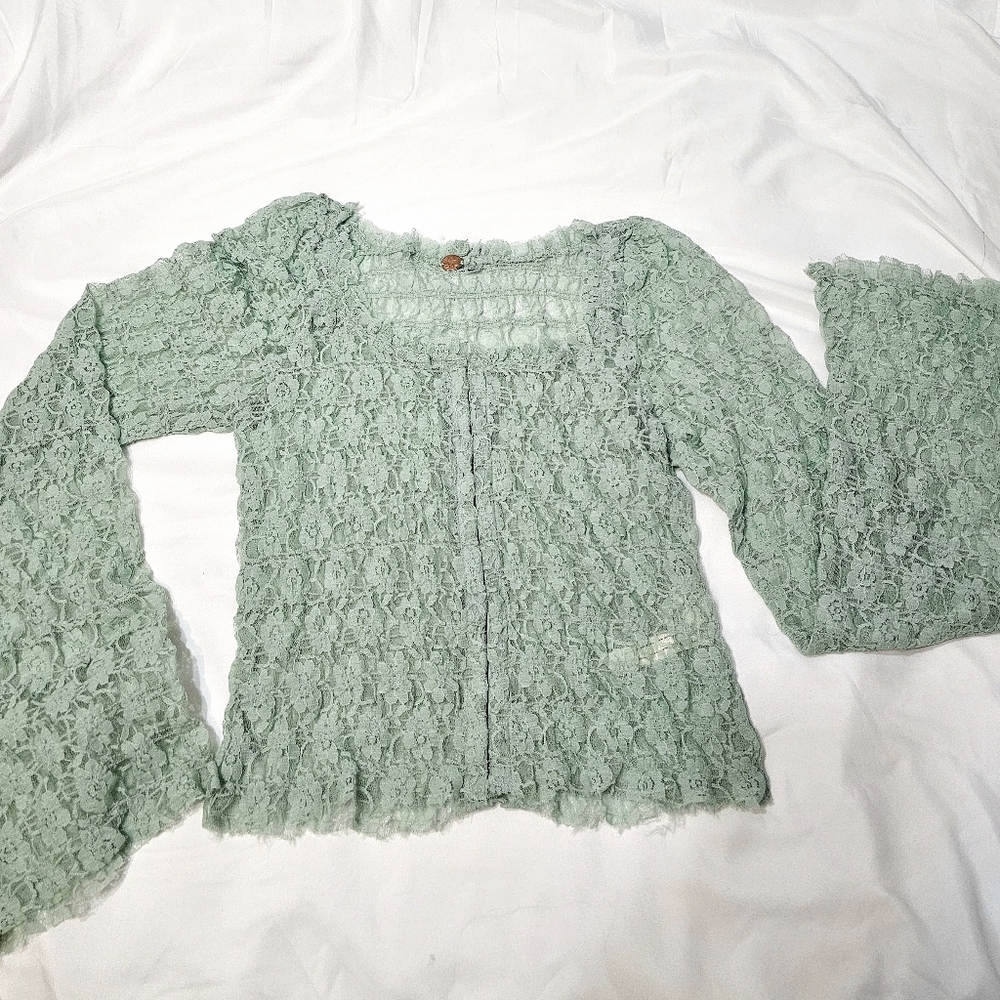 Sweetheart neck bellsleeve (Long sleeve)